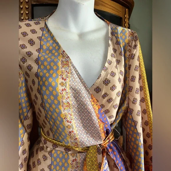 NWT 12th Tribe Silky Short Robe Sleep Bath Cover Up Medium - Picture 3 of 9